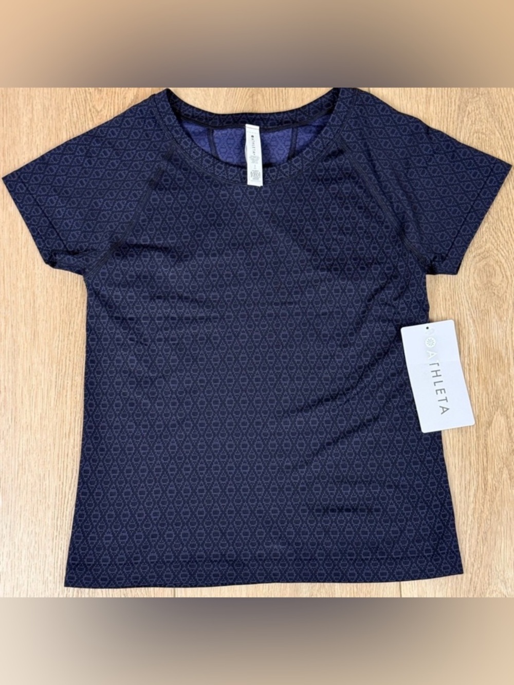 Athleta Momentum Seamless Sports Length Shirt